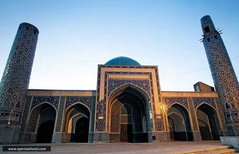 ایوان اصلی مسجد 72 تن مشهد